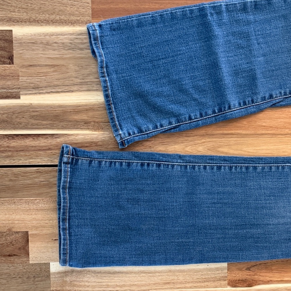 Joe’s Jeans Mid Rise Bootcut | Classic Medium Wash Stretch Denim Women's 28 - Picture 4 of 16